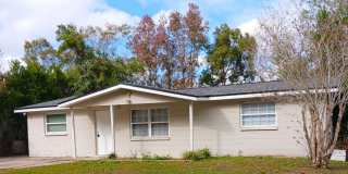 Spacious 3 bedroom / 1 Bath Single Family Home Gallery 1