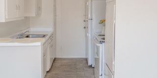 915 N Wilton Pl Gallery 1