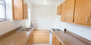 5415 S. Woodlawn Avenue Gallery 24