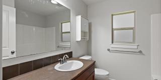 409 West Peck Street Gallery 10