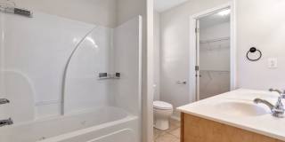 Beautiful 4-bedroom 2 bath Home in Bentonville! Gallery 14