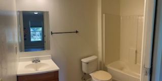 3 bedroom home with partial fenced yard Gallery 16