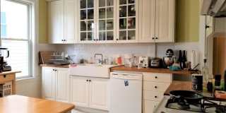 Spacious 3BR Near Coolidge Corner | 1,300 SF | Laundry On-Site | Cats OK | 9/1 Gallery 8