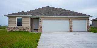 Newer 4 bed in Bolivar, MO Gallery 1