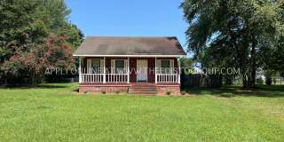 Centrally Located Two Bedroom, One Bathroom Home Gallery 1