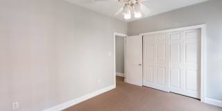 Three Bedroom Home in Graduate Hospital Gallery 17