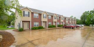 Spacious 2 Bedroom Townhouse Gallery 1