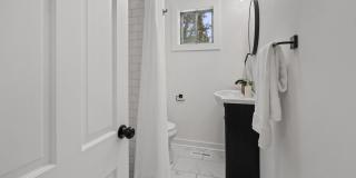 Modern Charm in Desirable East Ridge Neighborhood Modern Charm in Desirable East Ridge Neighborhood Gallery 13