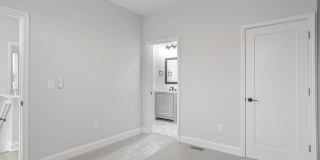 961 Heyl Avenue Gallery 37