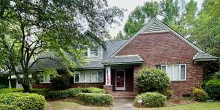 Charming 5 Bedroom Home Close to Everything! Gallery 1
