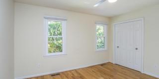 1128 N TAYLOR Street Gallery 32