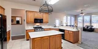 Spacious 4BR House in Pflugerville Gallery 7