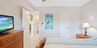 711 S Hollybrook Dr Gallery 21