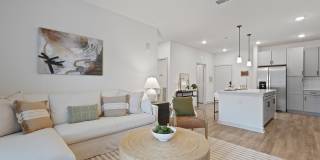 HōM at River Hills Gallery 27