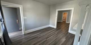 Lovely 2 Bedroom 1 Bathroom townhome Gallery 1