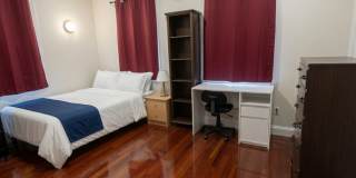 Charming 4 Bedroom-No Broker Fee Gallery 11