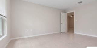 LIKE NEW 3/2/1 TOWNHOUSE IN BEAUTIFUL SEMINOLE WOODS Gallery 21