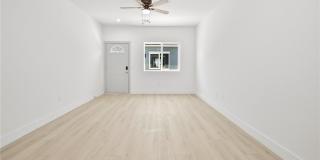2001 S Dandelion Street Gallery 7