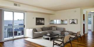 Foxchase Apartments Gallery 13