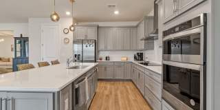 AVAILABLE 06/01 Welcome to your dream  home!  5bed/5bath Gallery 6