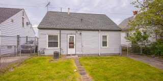 3 bedroom/1 bath Single House! Gallery 24