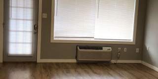 *August 2027* Great Downtown Apartment! One Block from Downtown! Gallery 10