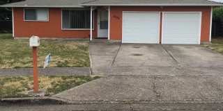 Large 2 bed 1 Bath Gallery 1