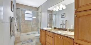 853 SW 11th Ct Gallery 37