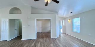 MOVE IN SPECIAL!! HALF OFF-SECURITY DEPOSIT! 3 bed 2 bath home in Los Lunas Gallery 1