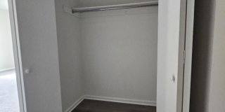 33 FIELDSTONE Court Gallery 16