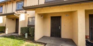 Beautiful 2-Bedroom, 2.5-Bath Condo with Community Pool Gallery 1