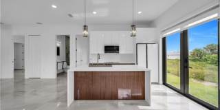 711 Roma Avenue S Gallery 7