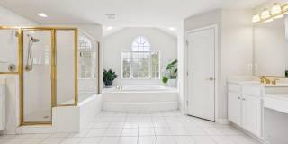 26368 STRATHAVEN Court Gallery 17