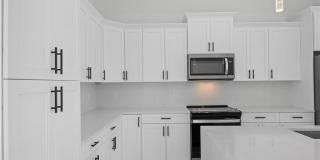 719 Fullerton Avenue S Gallery 7