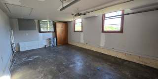 Charming Old Hickory Cottage with Vintage Character Gallery 14