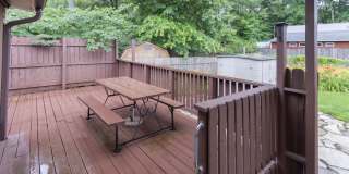 Spacious 4BR Bungalow: Historic Old Southwest w/ Screened Porch & Car Port Gallery 25
