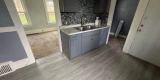 Charming 4BR House in Cleveland Gallery 5