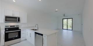 714 W 12th Street Gallery 7