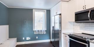 Cute Downtown 2 Bedroom House with Garage & Fenced Yard - Dogs Welcome Gallery 5