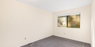 Redmond 3 Bedroom 1.5 Bath Garage Duplex Gallery 22