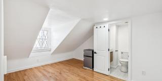 1223 SPRUCE Street Gallery 31