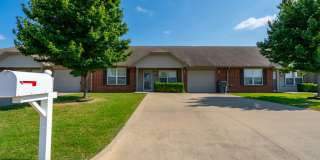 Cozy 2 Bedroom 2 Bathroom Townhome in Wagoner Gallery 1