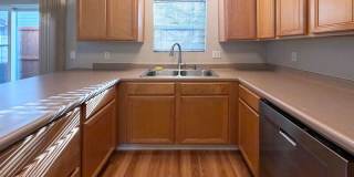 573 Hanover St Gallery 5