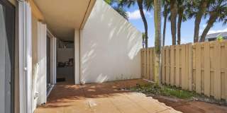 612 Executive Center Drive Gallery 16