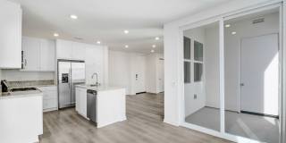 Coming Soon! Modern 2 Bed, 2 Bath Condo in Prime Ontario Location. Gallery 14