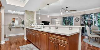1200 Hillsboro Mile Gallery 12