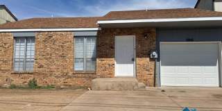 For Rent - 3 Bed/ 2 Bath - 1016 Glenna Gallery 1