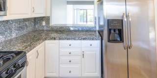 Beautiful End Unit Townhouse Gallery 3