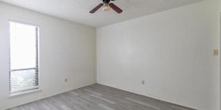 4925 Greenslope Drive Gallery 26