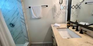 FULLY FURNISHED 2/2 OLD NE BUNGALOW - lease term through March 2027 Gallery 28